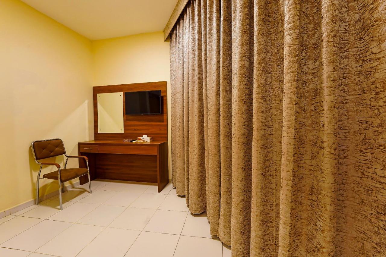 Oyo 925 Emirates Hotel Dubai Luaran gambar